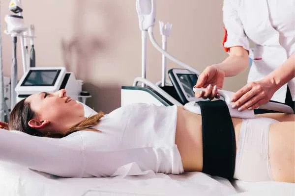 woman having body sculpting to help improve her body image and her mental health Oxford